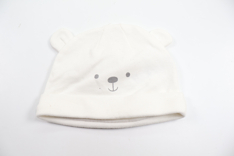 Hue med bamse fra C&A - Størrelse 40/41 - Hvid