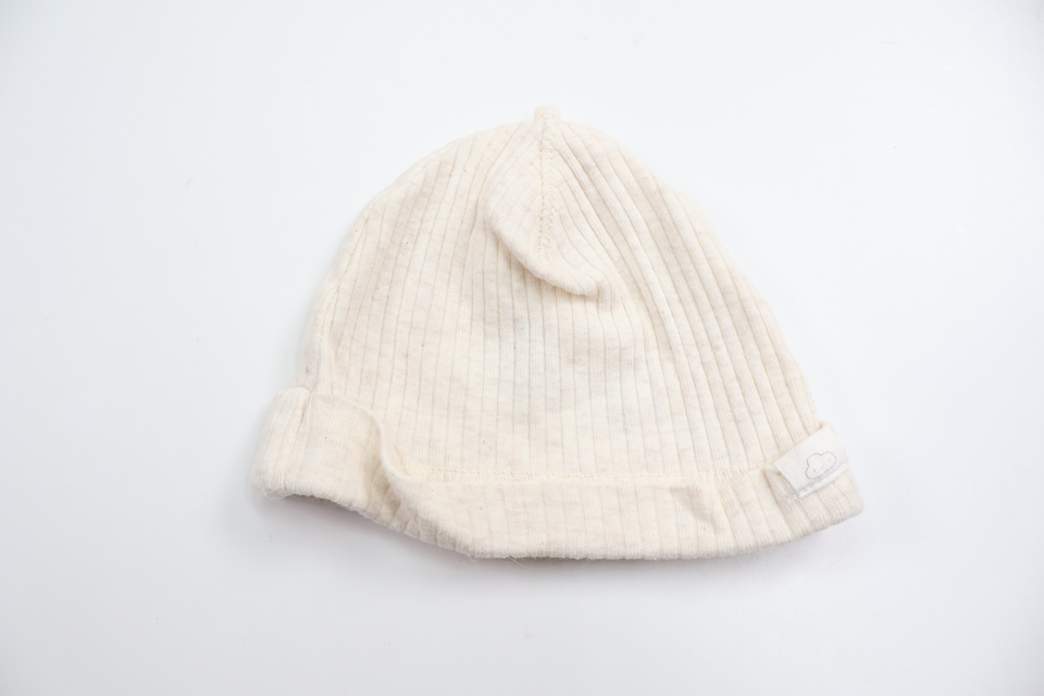 Ribbad mössa från H&M - Storlek 56 - Benvit
