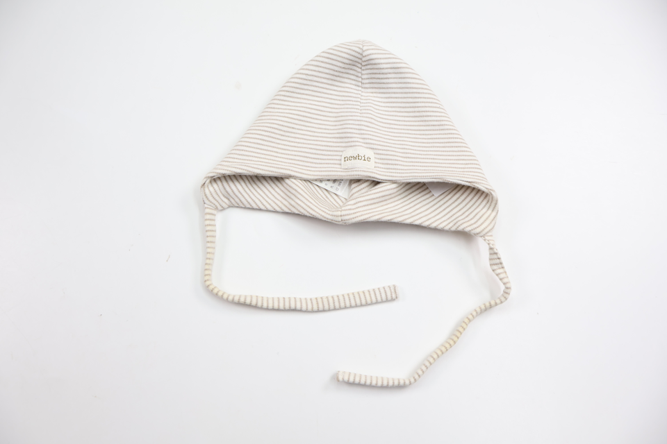 Mössa från Newbie - Storlek 40/42 - Beige