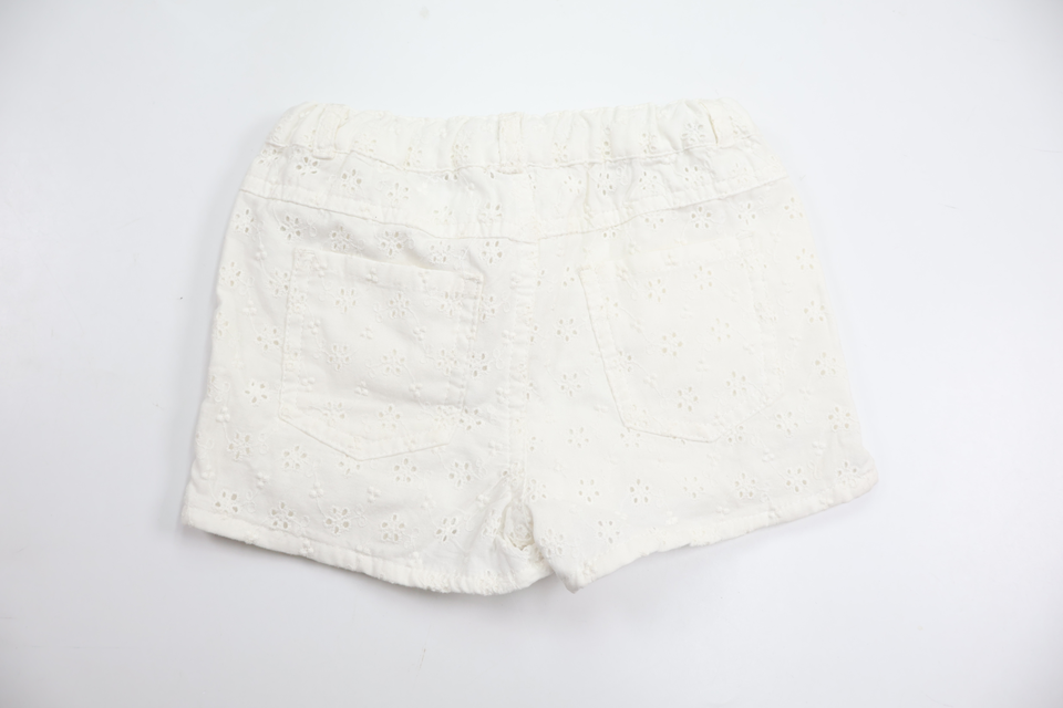 Broderede shorts fra Cubus - Størrelse 98 - Hvid