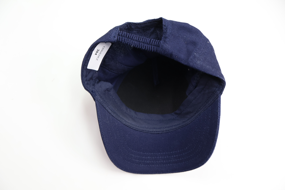 Keps från H&M - Storlek 62/68 - Marinblå