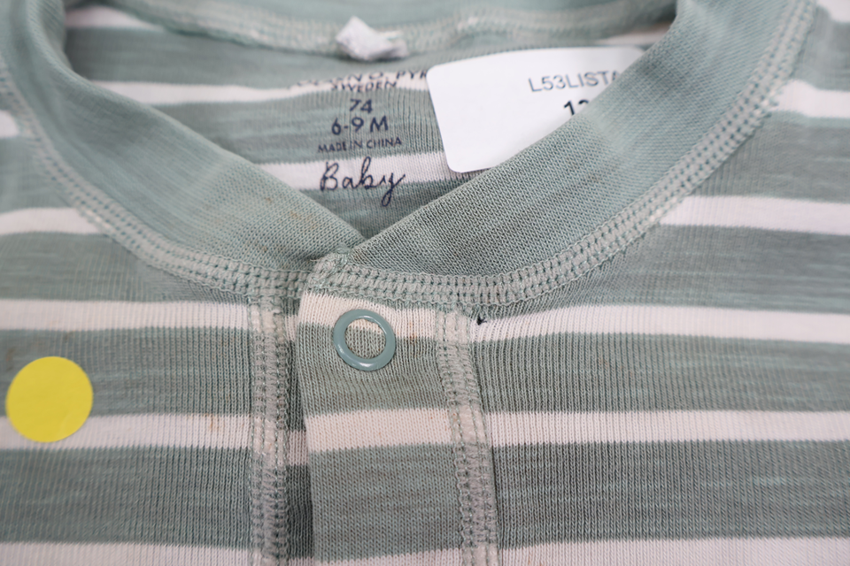 Randig jumpsuit från Polarn o. Pyret - Storlek 74 - Grön