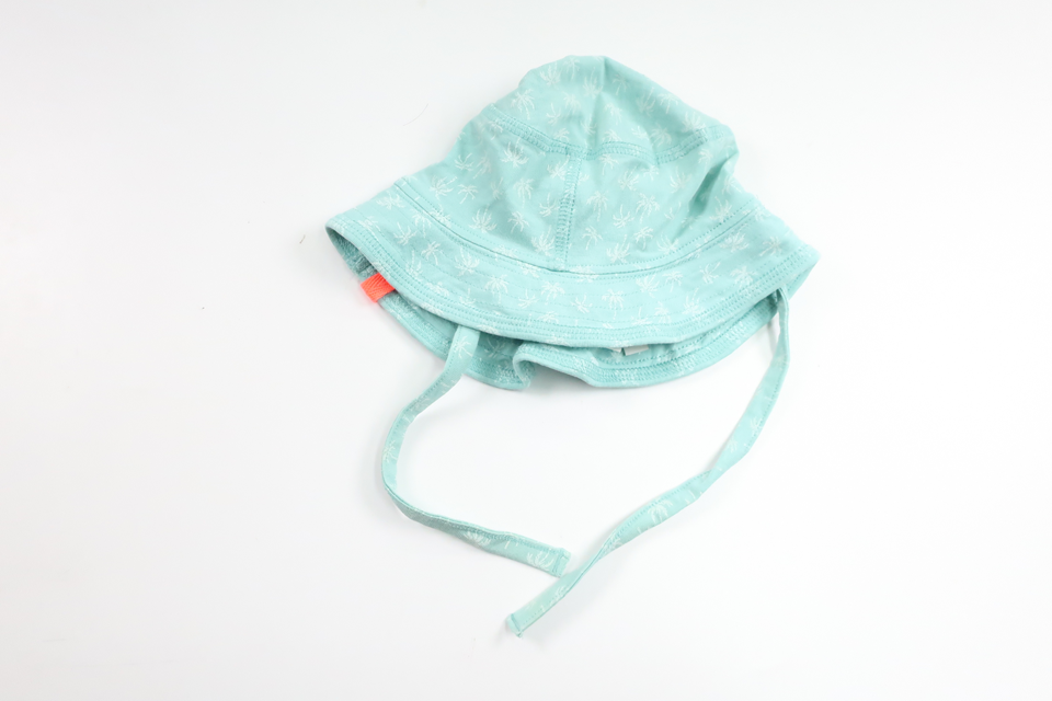 Blød solhat fra Name It - Størrelse 40/44 - Blå