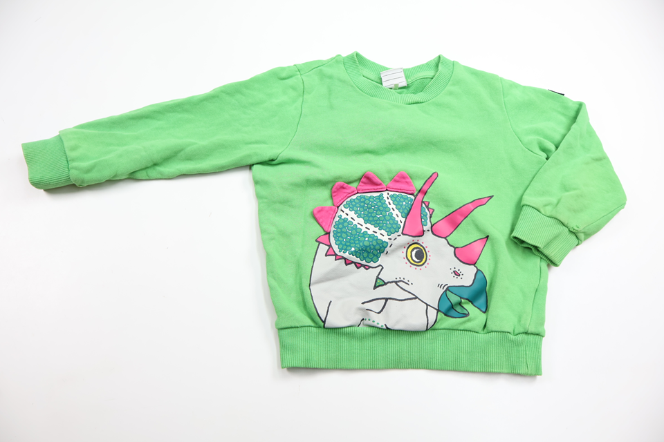 Sweatshirt med dinosaurier från Polarn o. Pyret - Storlek 98 - Grön
