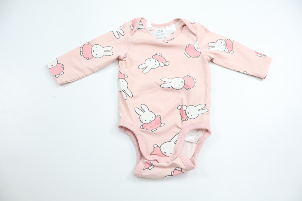 Body med Miffy fra H&M - Størrelse 50 - Rosa