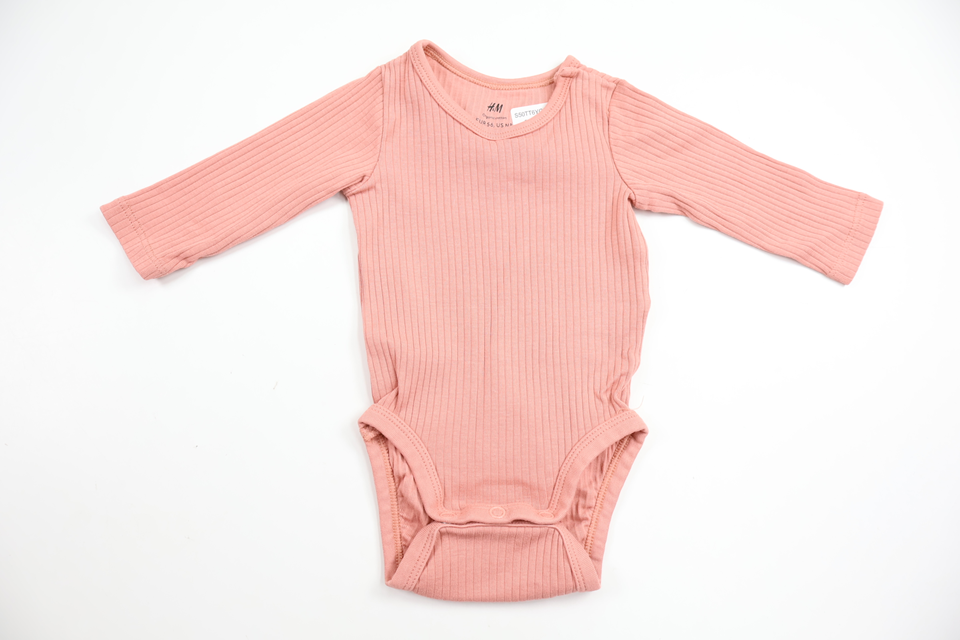 Ribbet body fra H&M - Størrelse 56 - Rosa