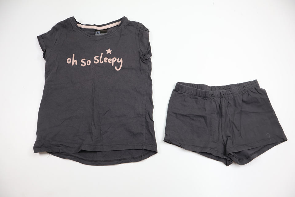 Tvådelad pyjamas från H&M - Storlek 110/116 - Grå