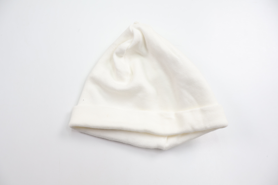Mössa från H&M - Storlek 50 - Vit
