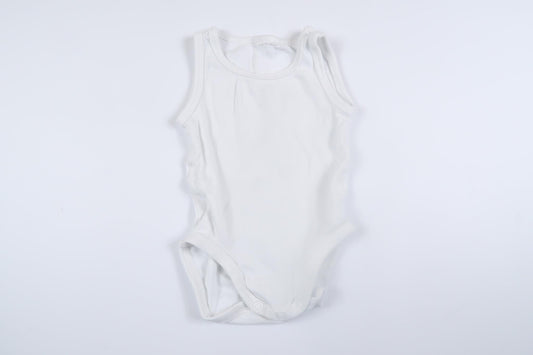 Hvid hørbody i størrelse 50/56