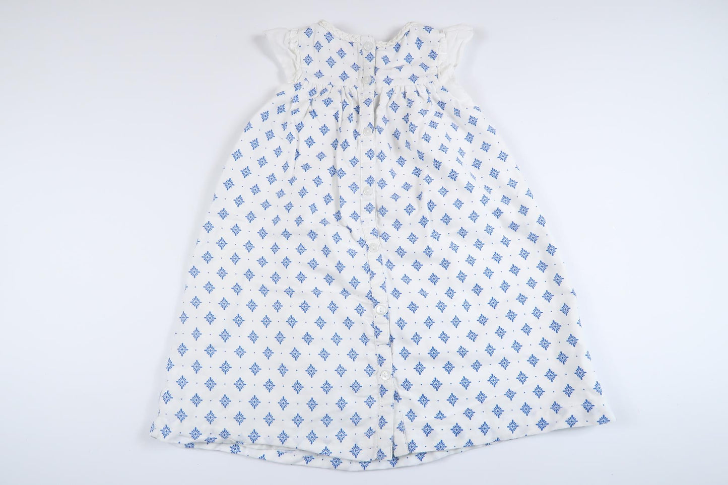 Hvid kjole fra Dp... Er i størrelse 86