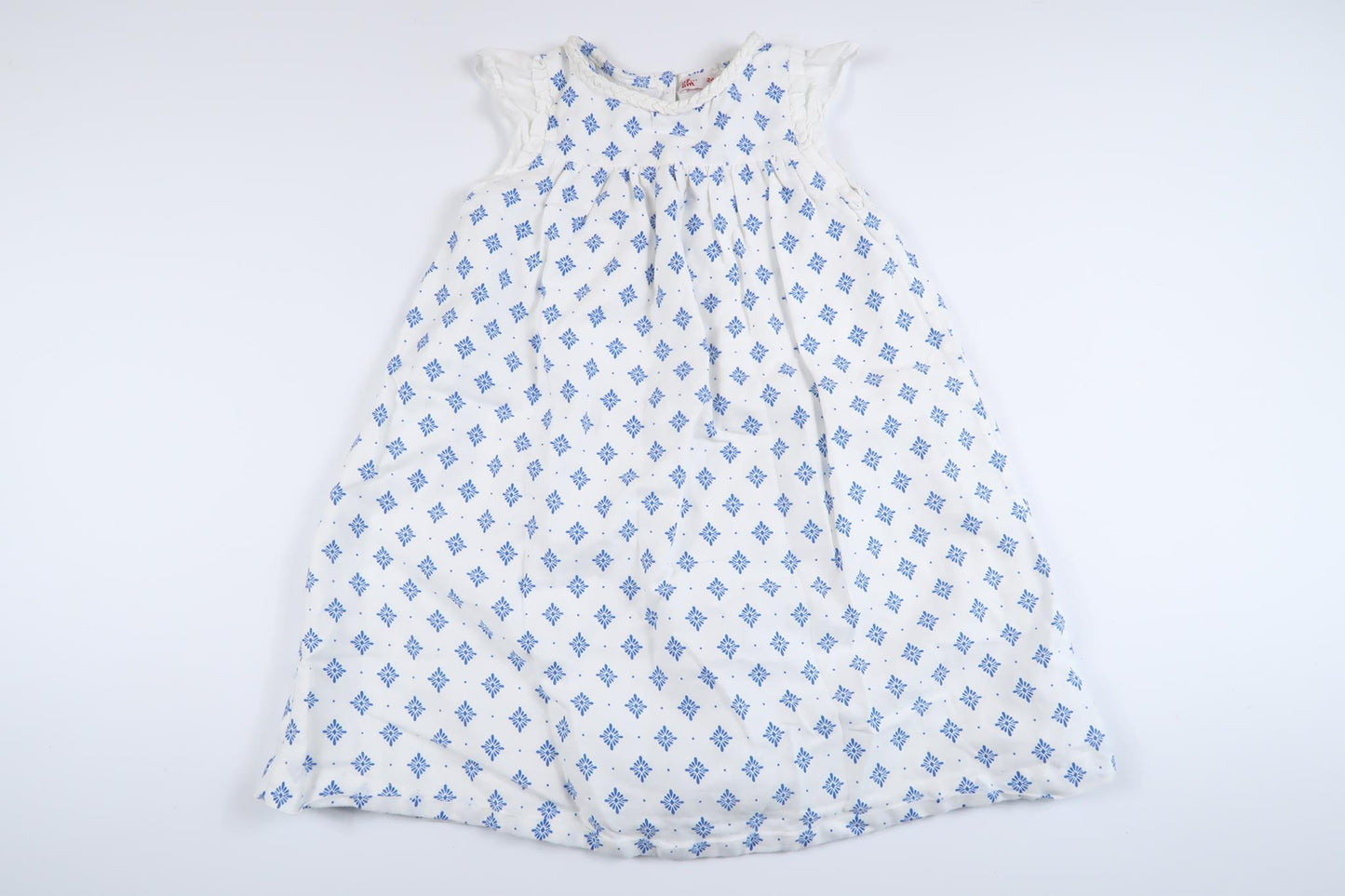 Hvid kjole fra Dp... Er i størrelse 86