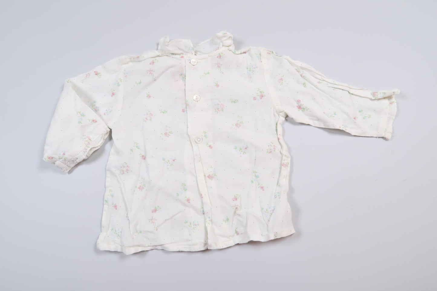 Hvid bluse med blomster fra Bonpoint i størrelse 68