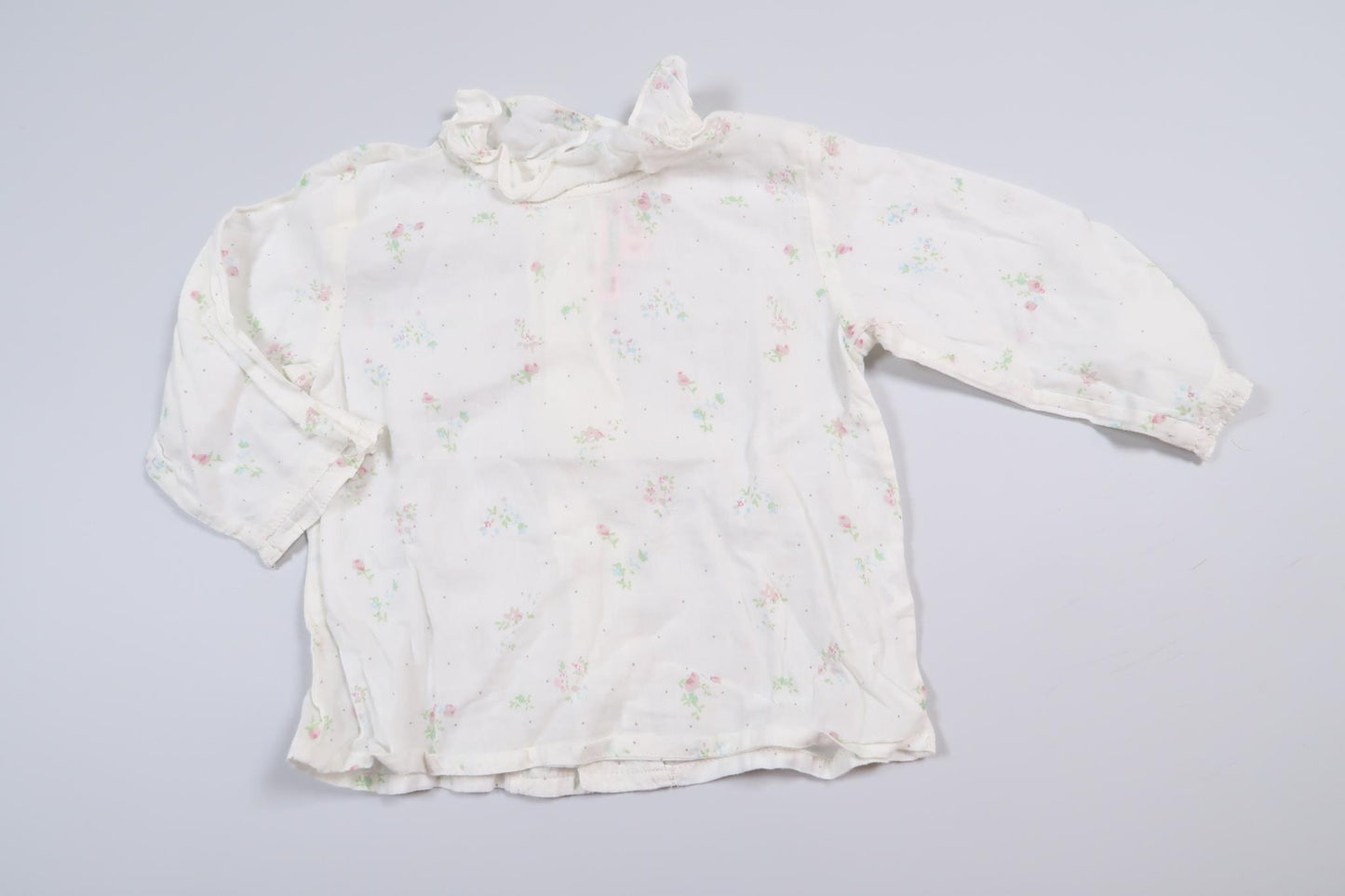 Hvid bluse med blomster fra Bonpoint i størrelse 68