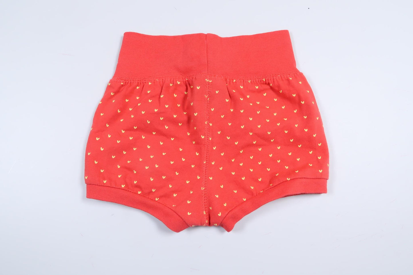 Shorts med jordbærmotiv fra H&M i størrelse 56