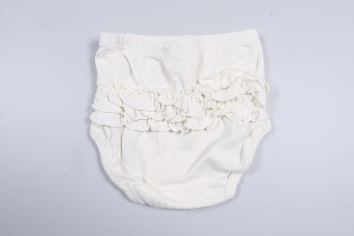 Hvide blebukser med flæser fra Lindex i størrelse 50/56