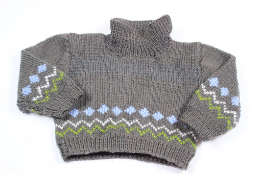 Grå håndstrikket sweater i størrelse 68/74