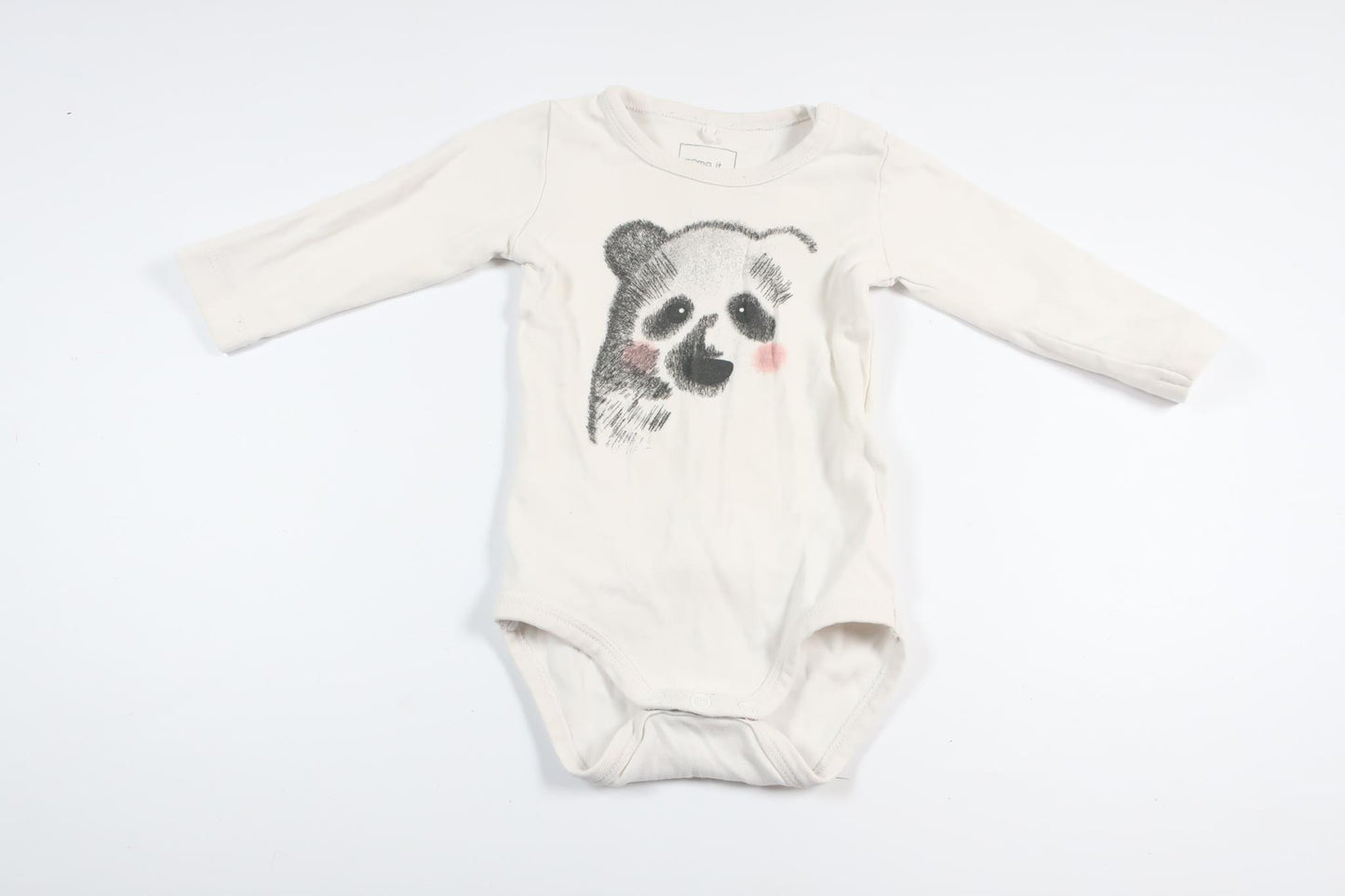 Hvid langærmet bodysuit med bjørn fra Name It i størrelse 62