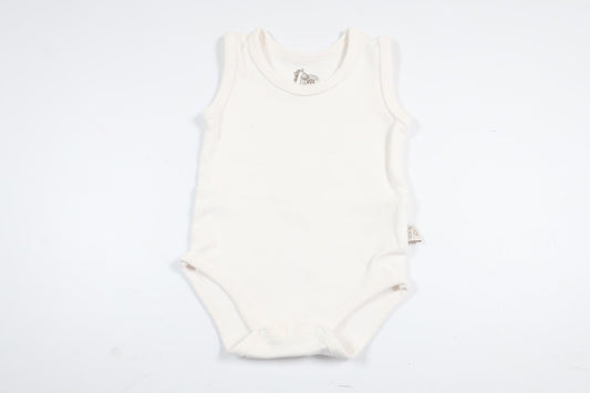 Hvid hørbody fra Basic U i størrelse 56