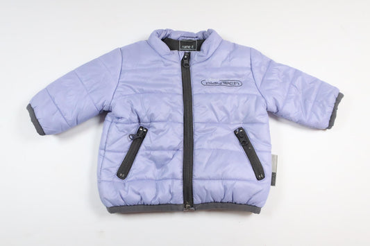 Lilla letvægtsjakke fra Name It i størrelse 56