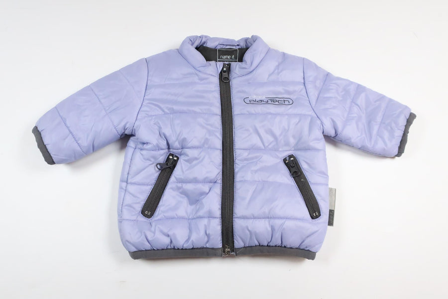 Lilla letvægtsjakke fra Name It i størrelse 56