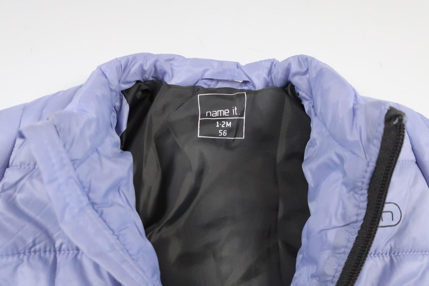 Lilla letvægtsjakke fra Name It i størrelse 56