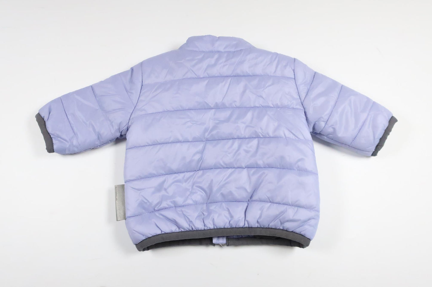 Lilla letvægtsjakke fra Name It i størrelse 56