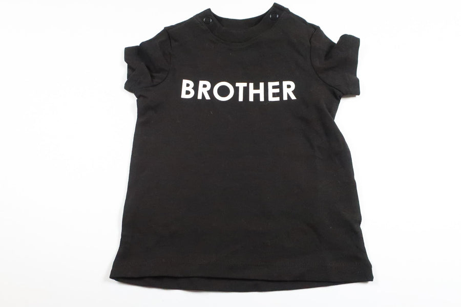 T-shirt "Brother" fra H&M - Størrelse 50/56 - Sort