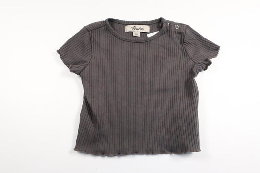 Ribbet t-shirt fra Sweetie - Størrelse 68 - Grå