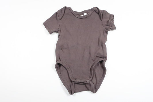 Bodysuit fra H&M - Størrelse 62/68 - Grå