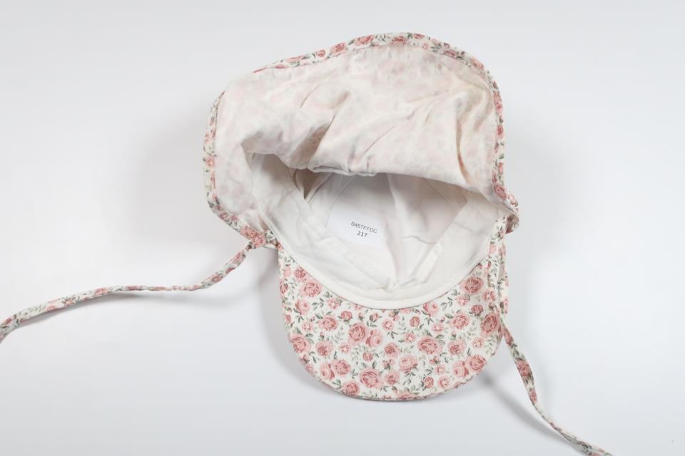 Blomsterhue med rygbeskyttelse fra Newbie - Størrelse 44/46 - Lyserød