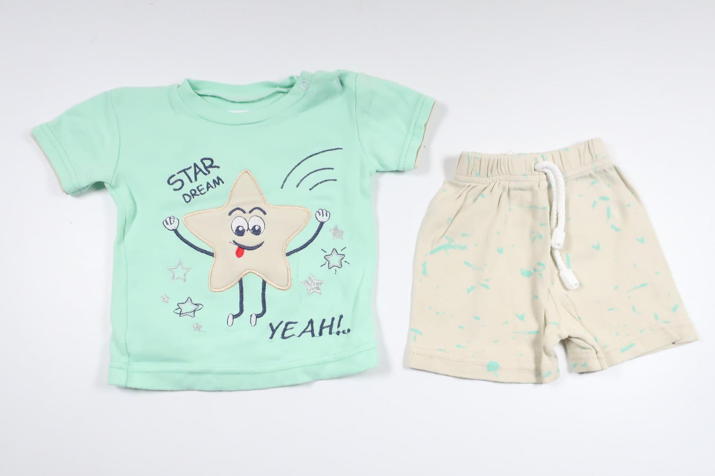 Todelt pyjamas fra Unknown - Størrelse 68 - Multifarvet