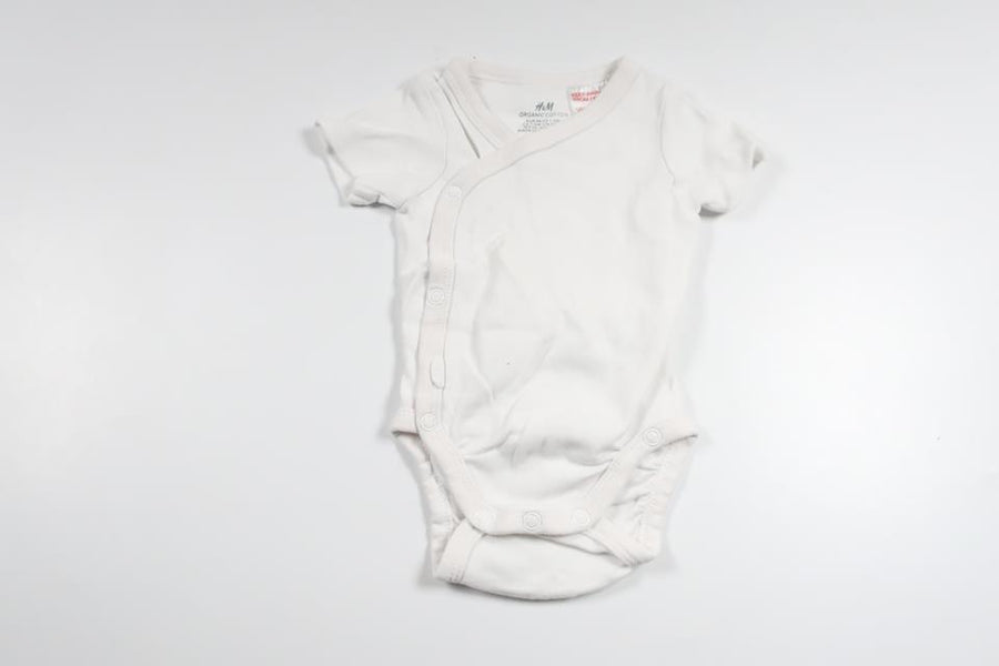 Wrap-body fra H&M - Størrelse 56 - Hvid