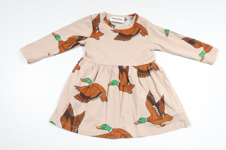 Kjole med ænder fra Mini Rodini - Størrelse 68/74 - Beige