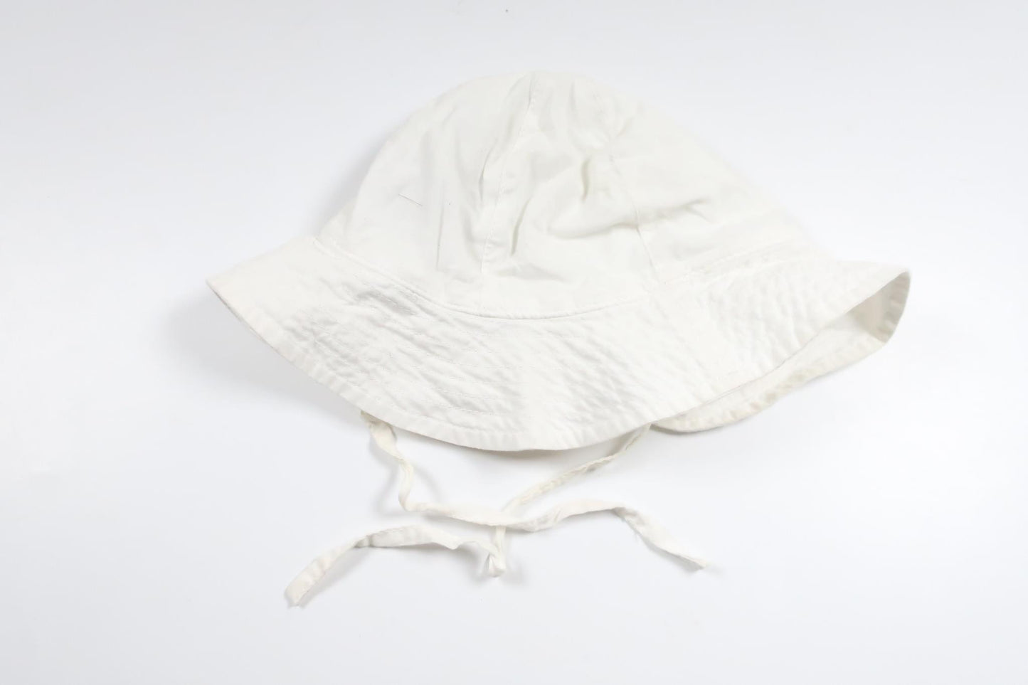 Solhat fra H&M - Størrelse 74/80 - Hvid