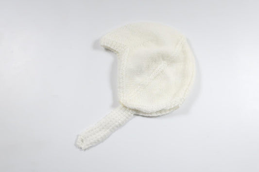 Hemstrickat hue fra Hemstrickat - Størrelse 56/62 - Off-white