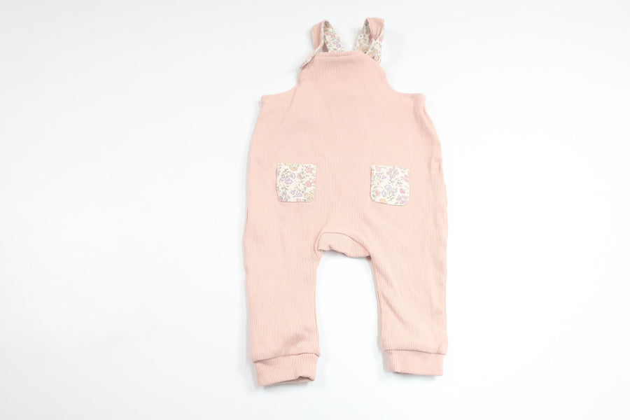 Ribbet jumpsuit fra H&M - Størrelse 62 - Lyserød