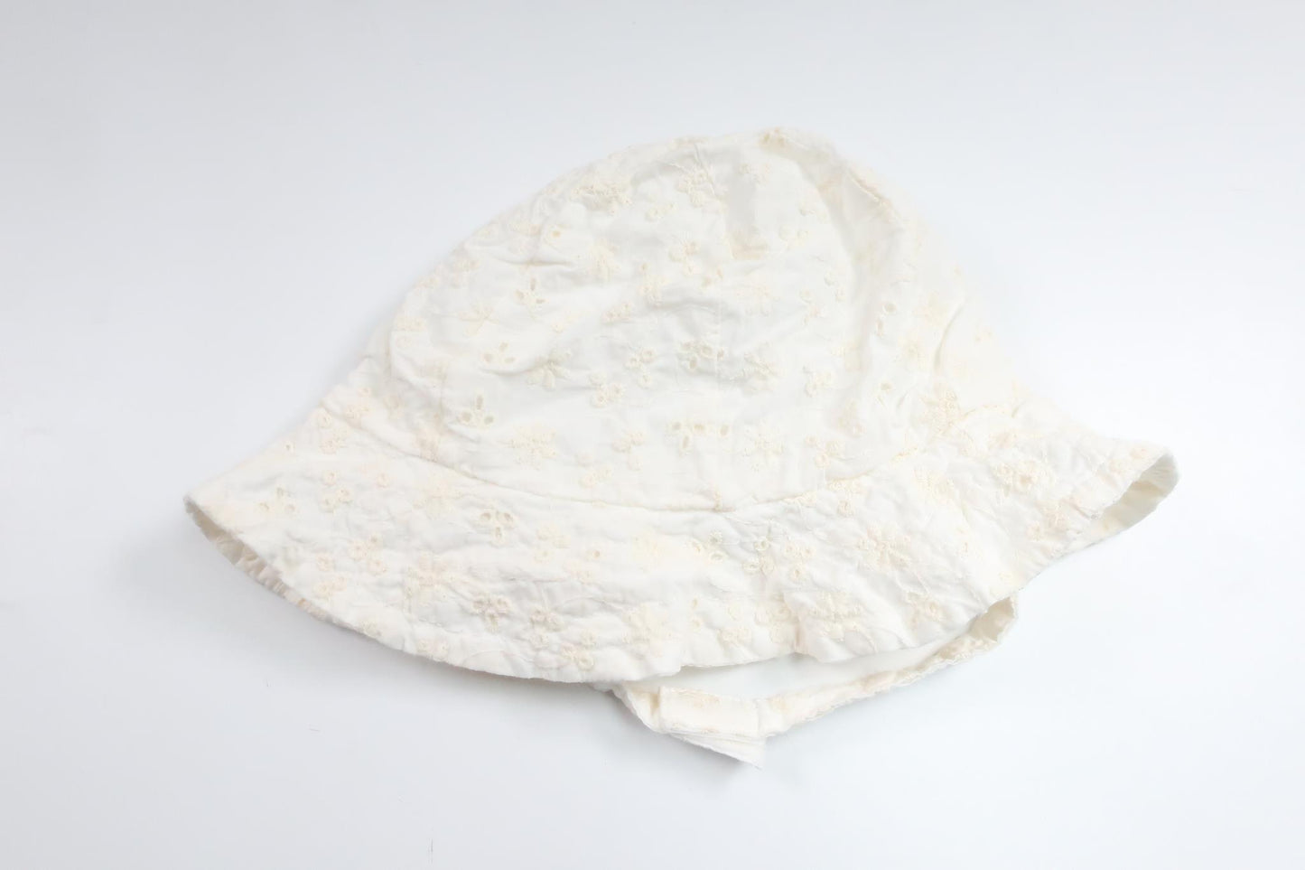 Solhat fra Zara - Størrelse 48 - Hvid