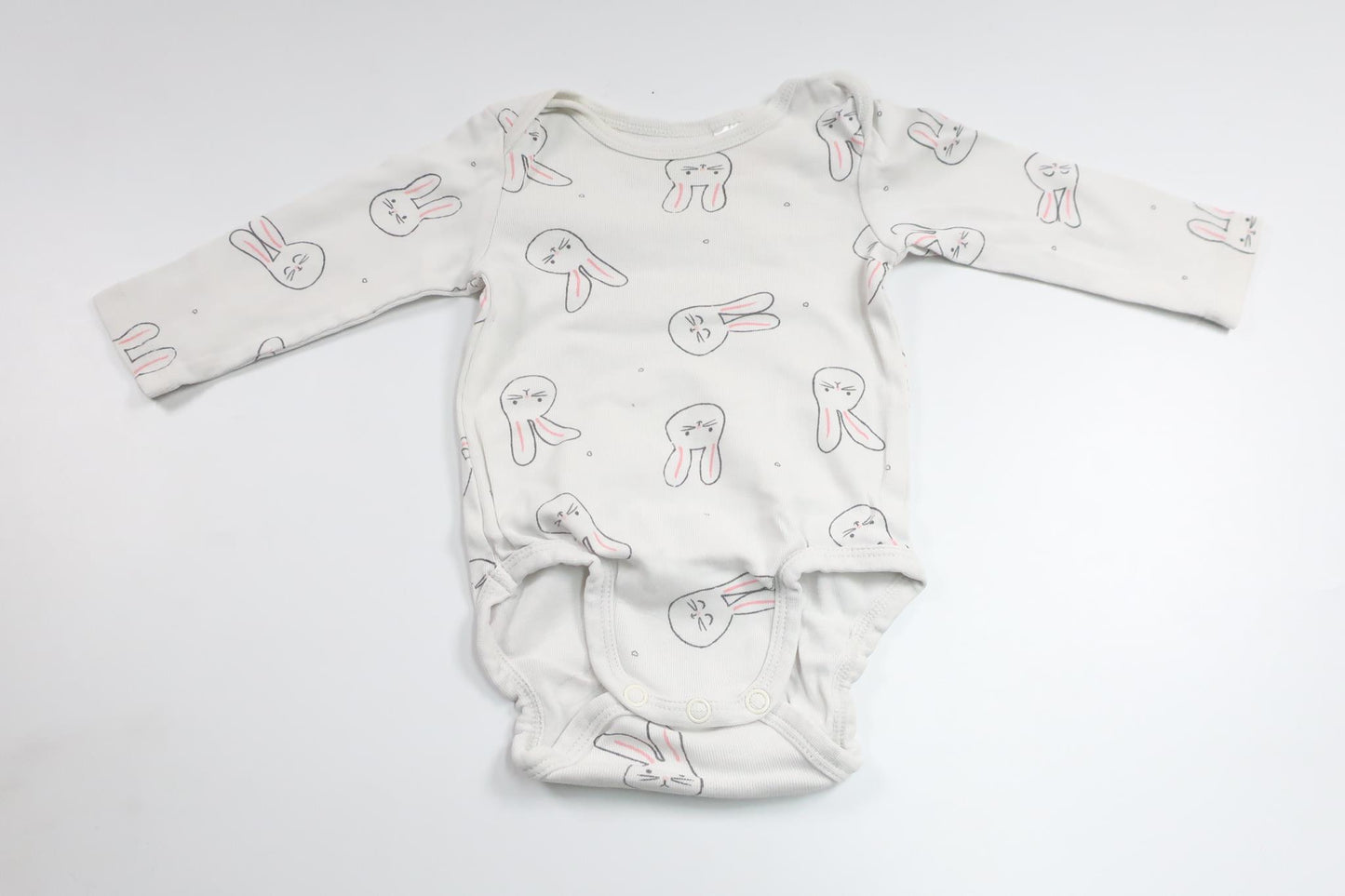 Bodysuit med kaniner fra H&M - Størrelse 62 - Hvid