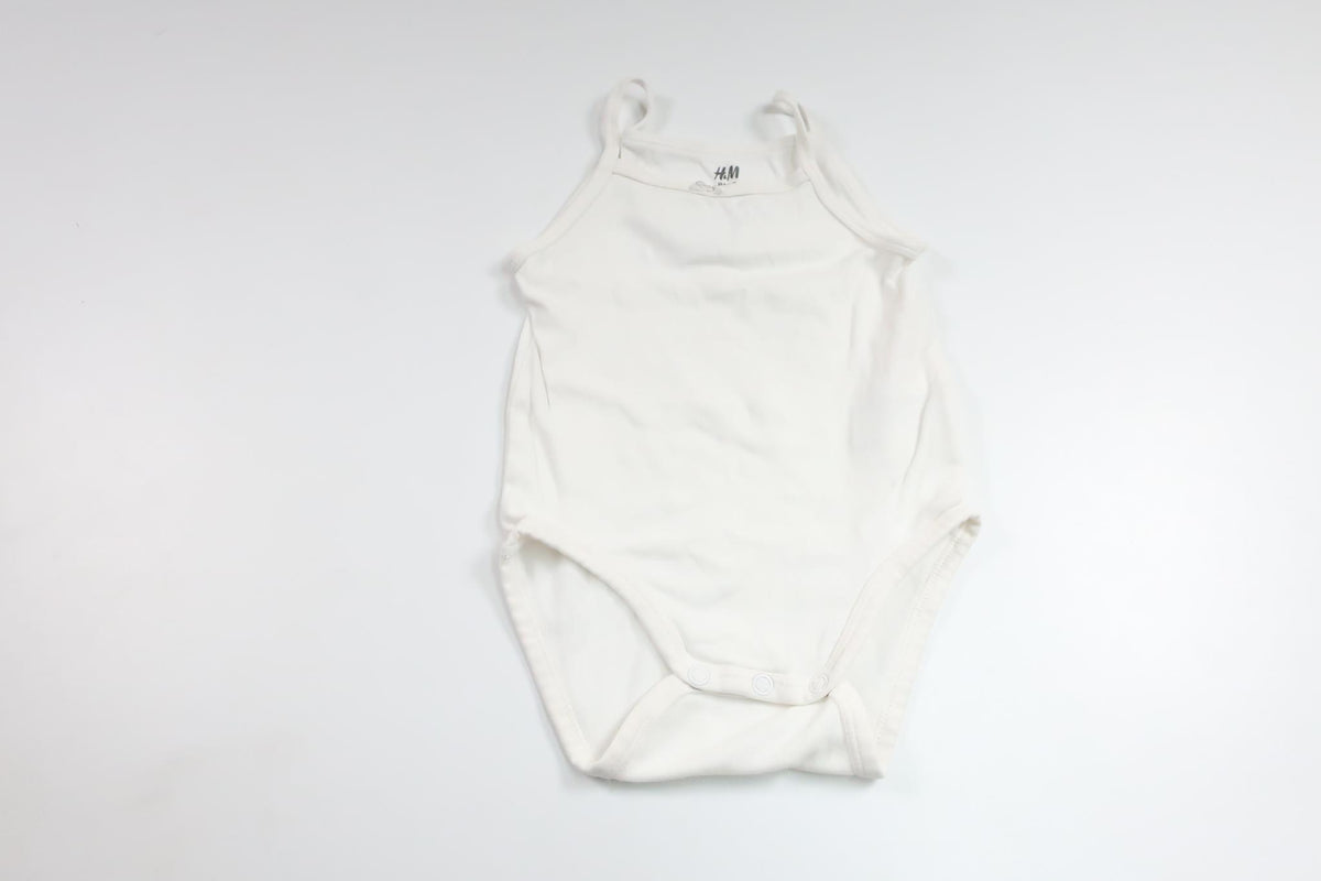 Hørbody fra H&M - Størrelse 68/74 - Hvid
