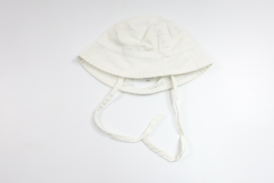 Solhat fra H&M - Størrelse 50/56 - Hvid