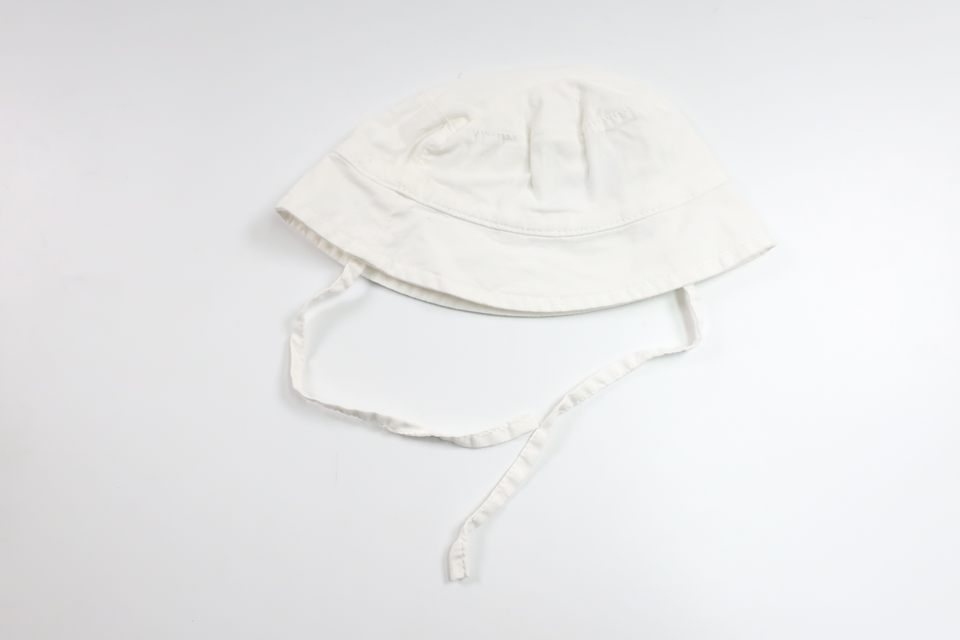 Solhat fra H&M - Størrelse 50/56 - Hvid