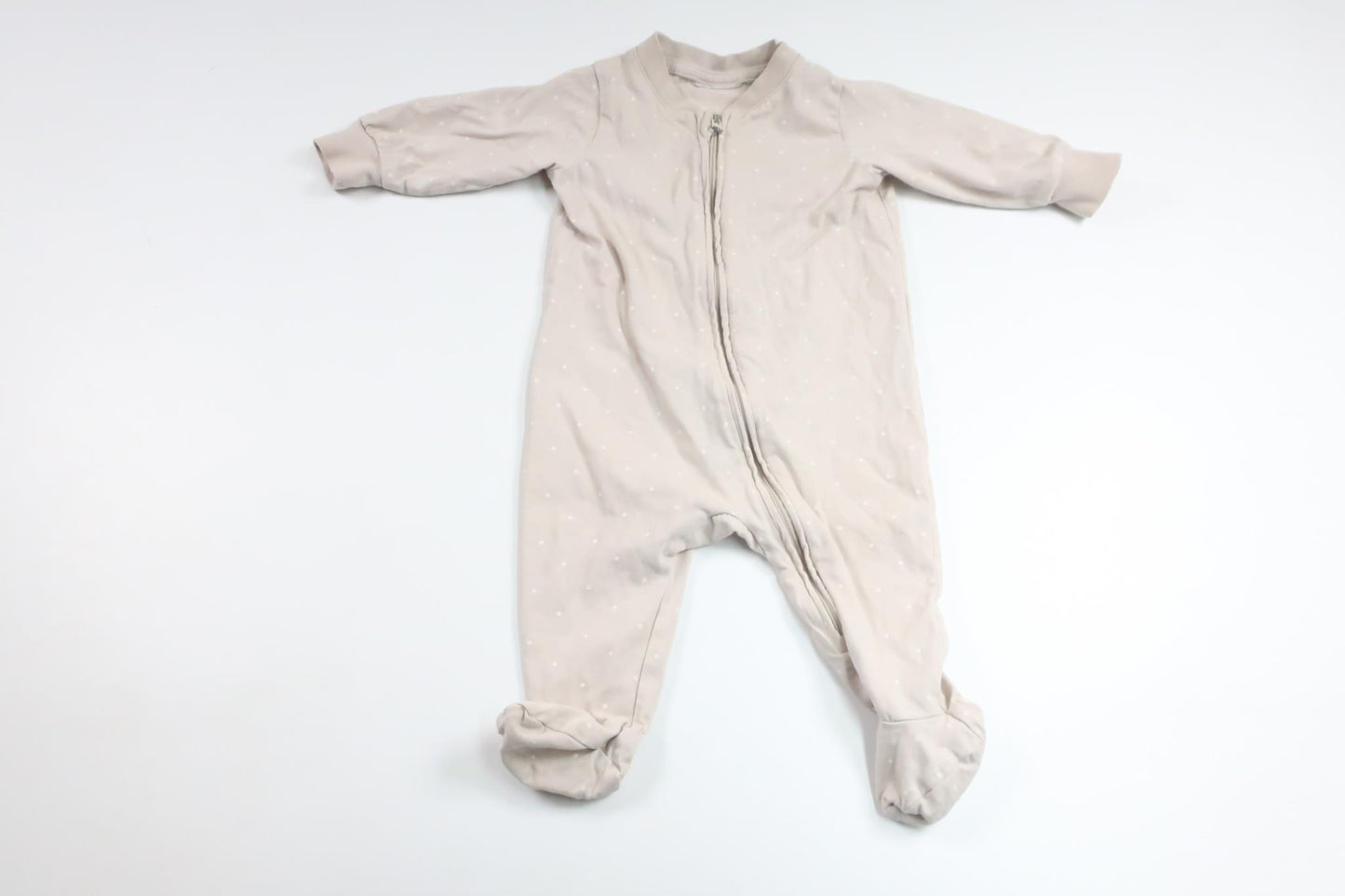 Prikket pyjamas fra Unknown - Størrelse 56/62 - Beige