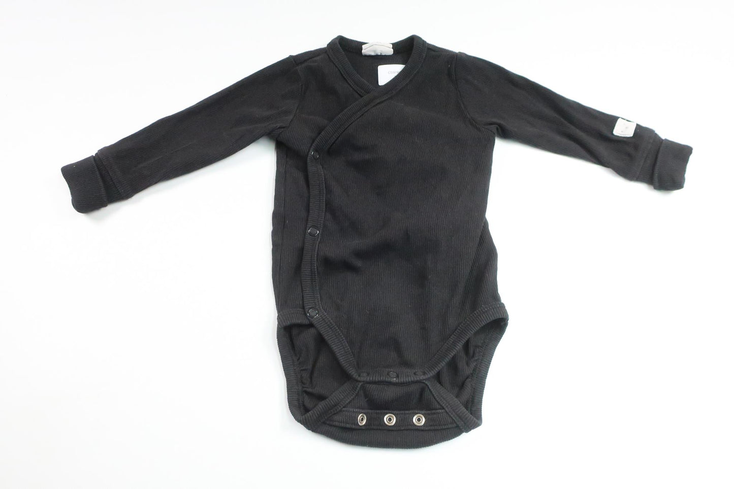 Ribbet wrap-body fra Kappahl - Størrelse 68 - Sort