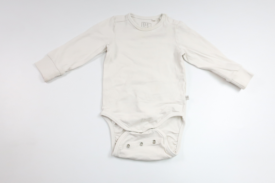 Bodysuit fra BEBE - Størrelse 70 - Off-white