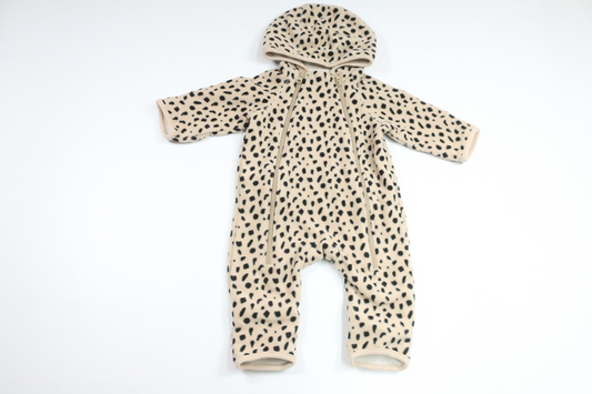Leopardprintede fleeceoveralls fra Minimarket - Størrelse 62 - Beige