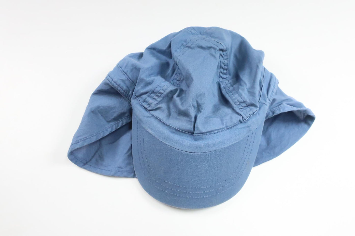 Kasket med skygge fra H&M - Størrelse 98/104 - Blå