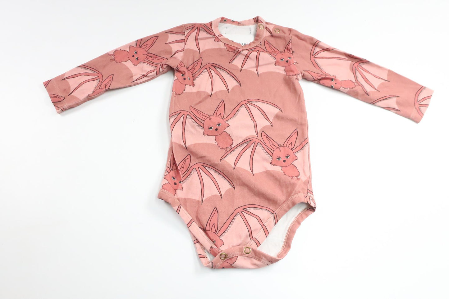 Bodysuit med flagermus fra Dear Sophie - Størrelse 74/80 - Pink