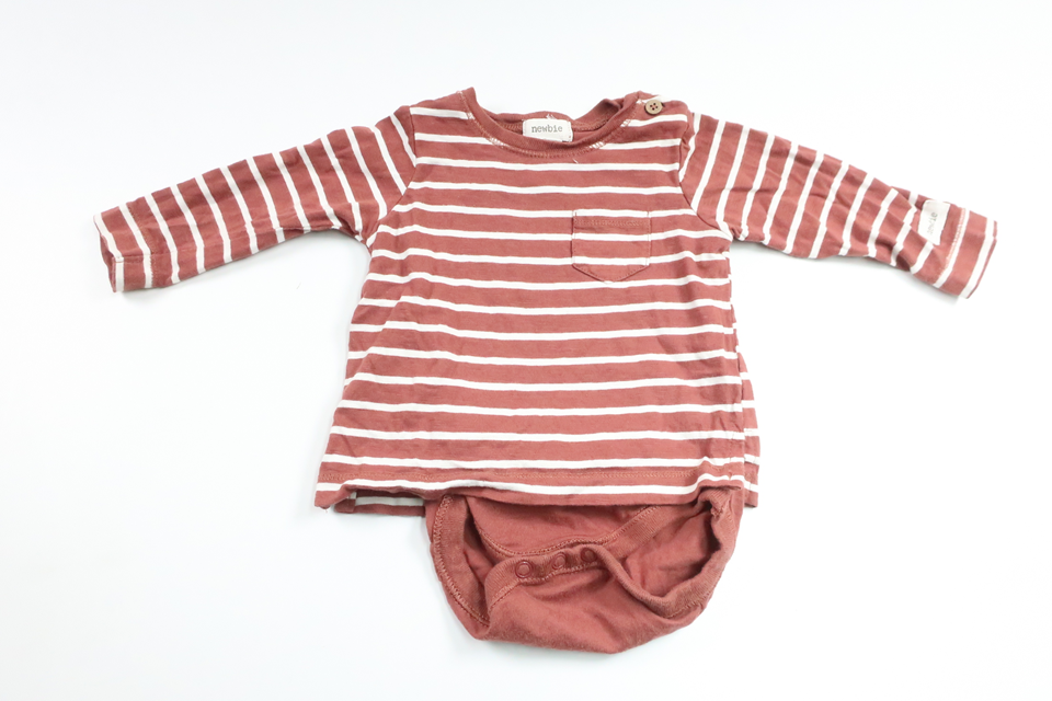 Stribet sweater med indbygget krop fra Newbie - Størrelse 62 - Brun
