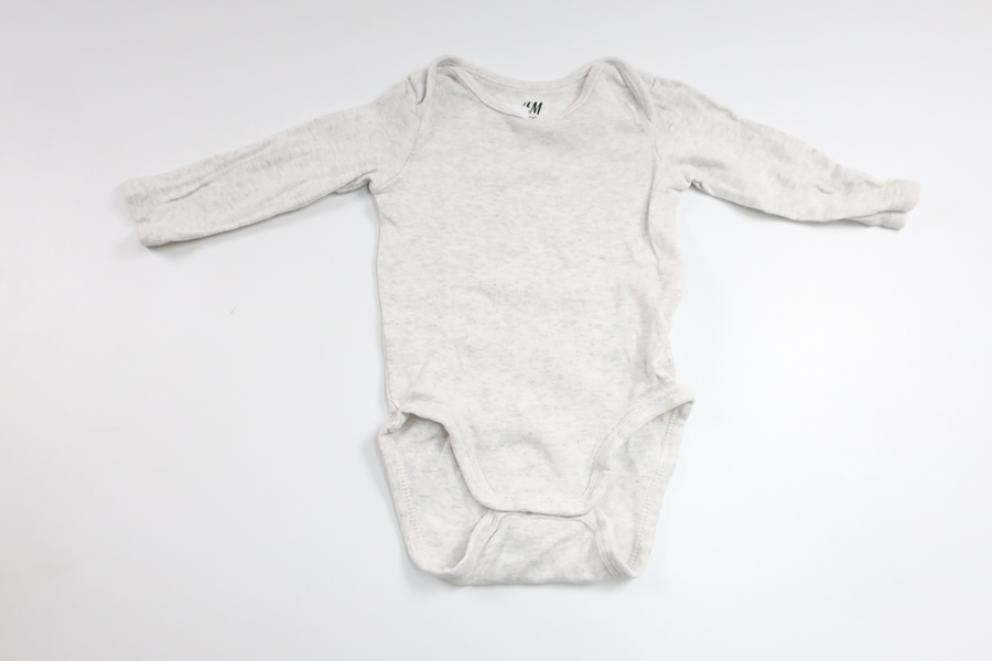 Bodysuit fra H&M - Størrelse 62 - Grå