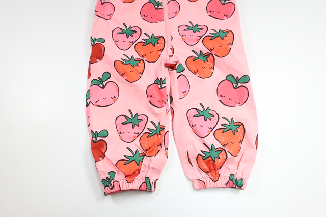 Tynd jumpsuit med jordbær fra Next - Størrelse 98 - Pink